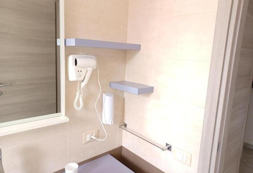 标准三人间, La Casa Del Gabbo