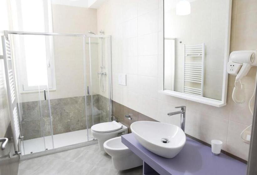 标准三人间, La Casa Del Gabbo