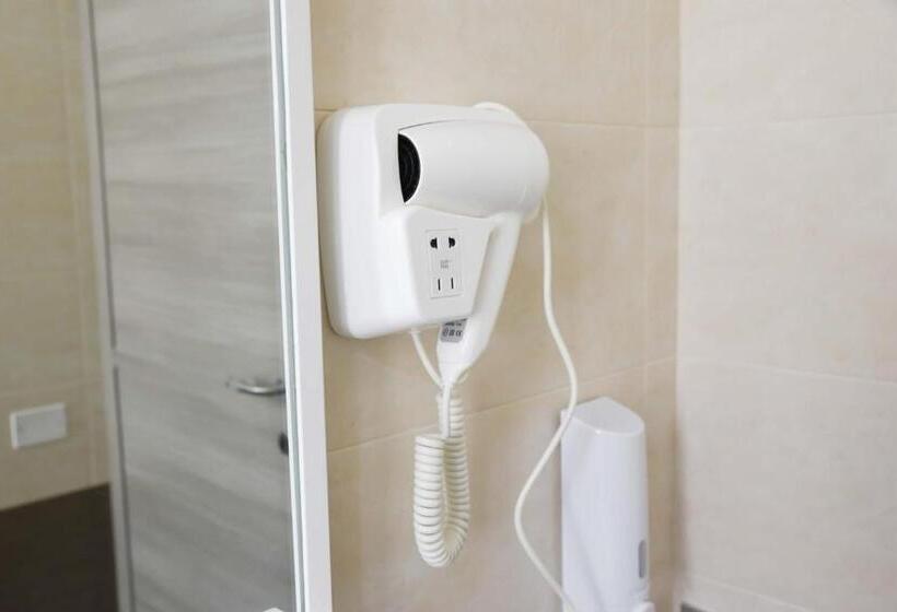 标准三人间, La Casa Del Gabbo