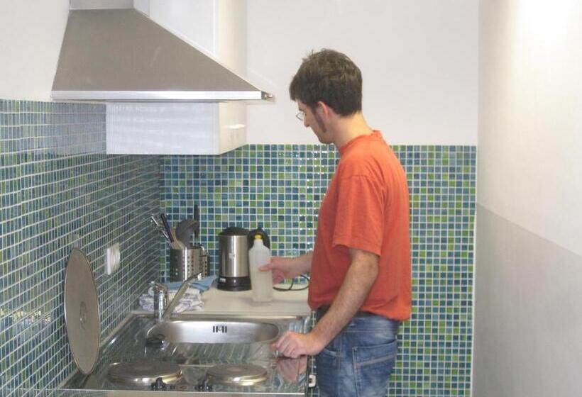 Апартаменты 1 Спальня, Babelfish Hostel