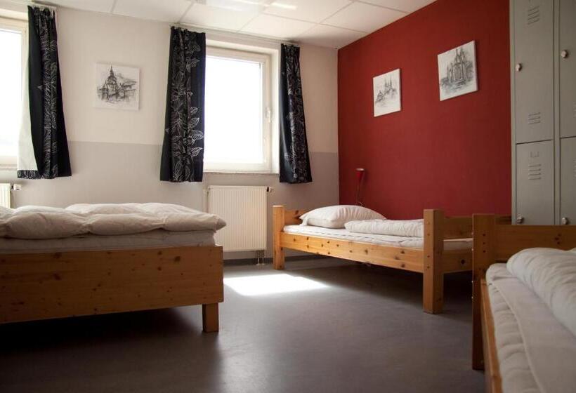 Апартаменты 1 Спальня, Babelfish Hostel