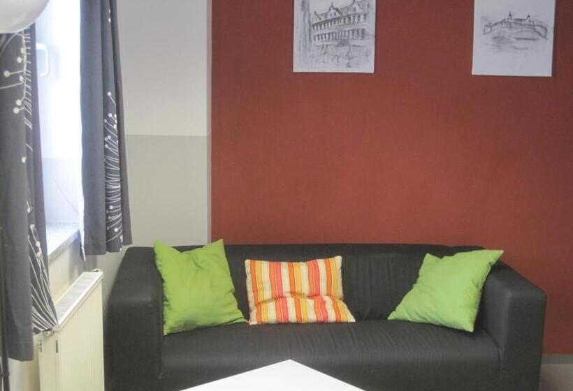 Апартаменты 1 Спальня, Babelfish Hostel