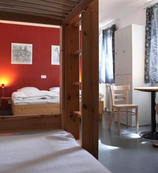 四人标准间, Babelfish Hostel