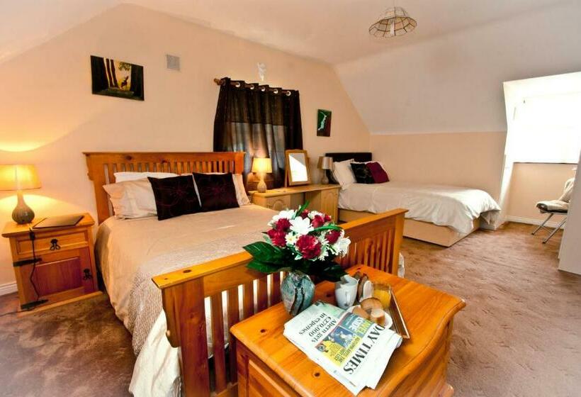 Номер Стандарт, Strand S End House