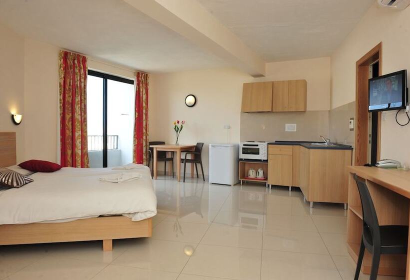 استودیوی استاندارد, Dean Hamlet