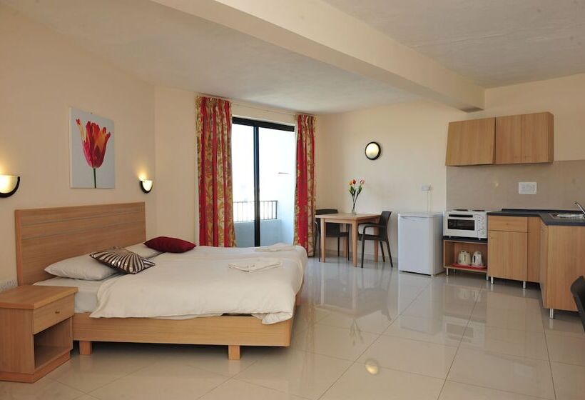 استودیوی استاندارد, Dean Hamlet