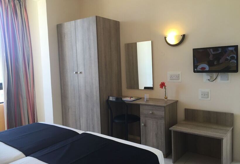 استودیوی استاندارد, Dean Hamlet