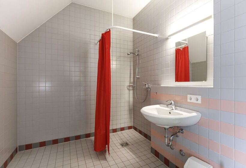 Номер Стандарт Совместная Ванная, Hi Youth Hostel Lindau