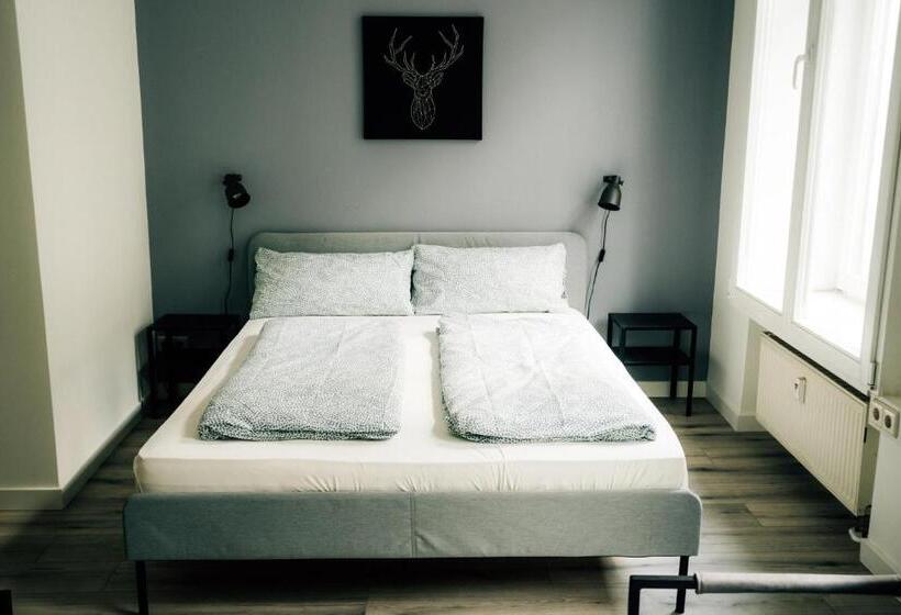 スタンダードルーム, Oskars Absteige