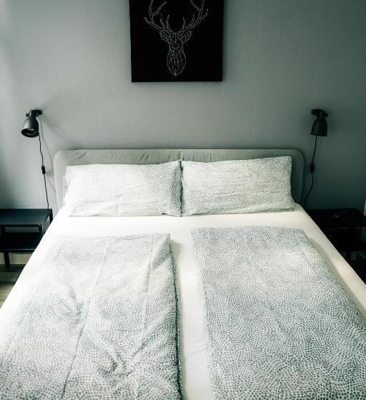 スタンダードルーム, Oskars Absteige