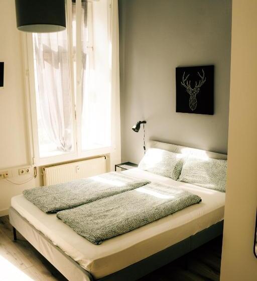 スタンダードルーム, Oskars Absteige