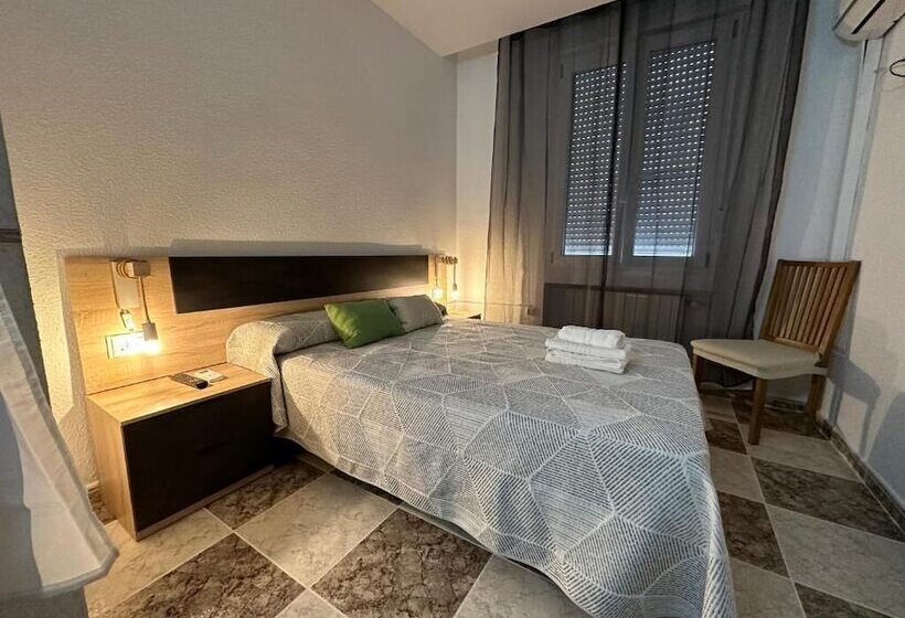 اتاق استاندارد با سرویس بهداشتی مشترک, Pensión Recogidas