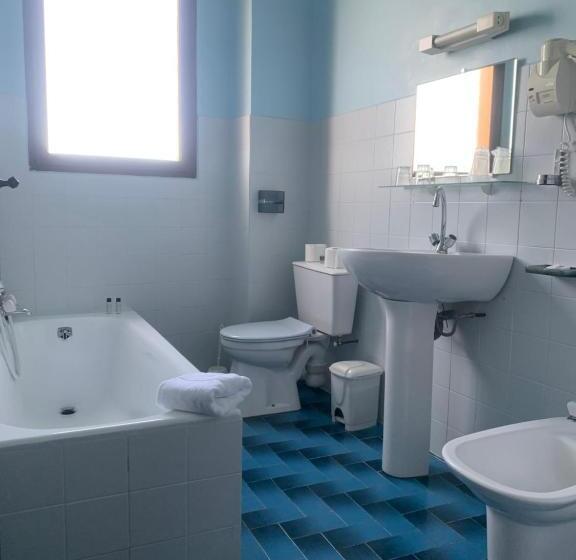 海景标准间露台, Celine