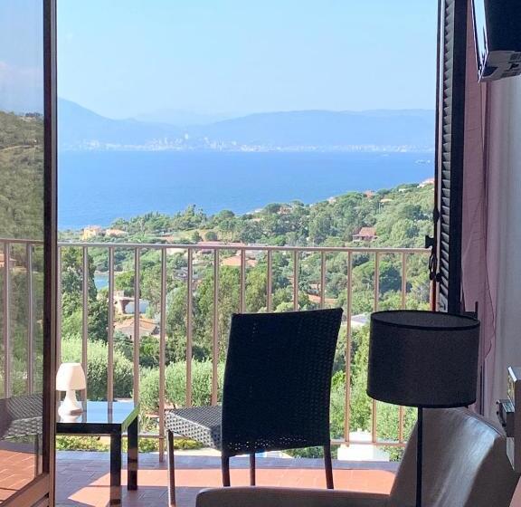 海景标准间露台, Celine