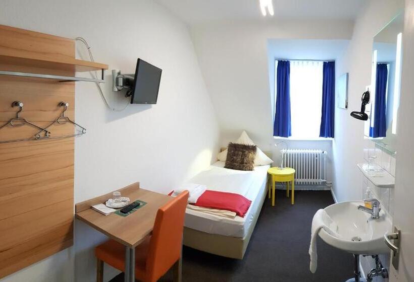 חדר סטנדרד יחיד חדר אמבטיה משותף, Flora