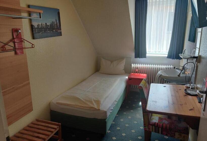 חדר אקונומי יחיד, Flora