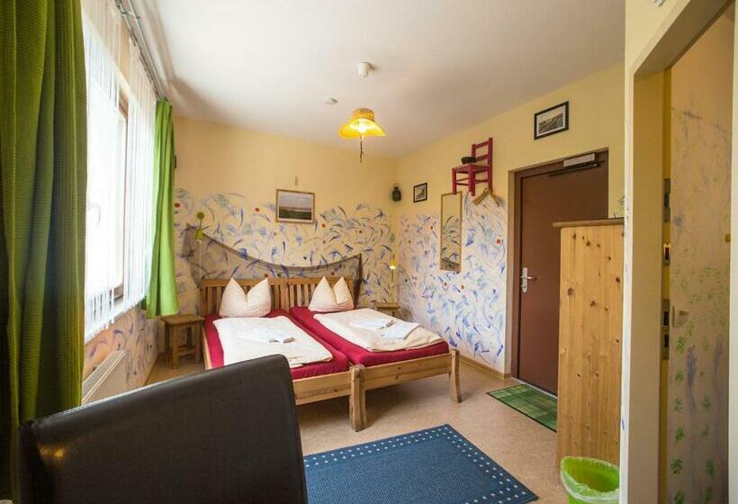 סוויטה משפחתית, Greifennest