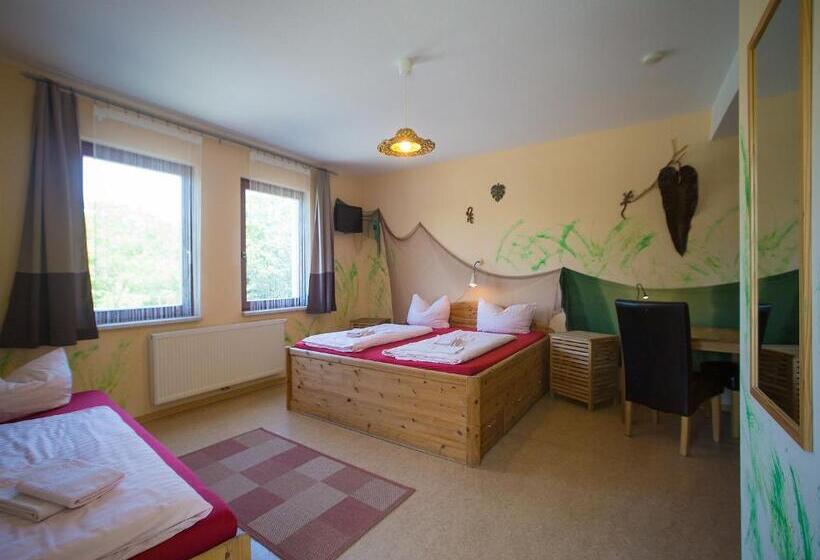 חדר סטנדרט יחיד, Greifennest