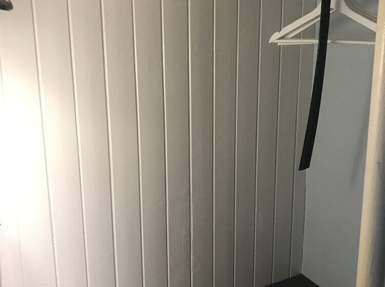 浴室共有ベーシックルーム, Gustaf Af Klint