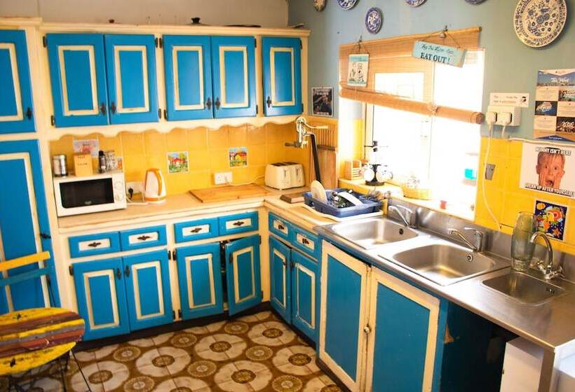 اتاق لوکس, Hostel Malti Budget