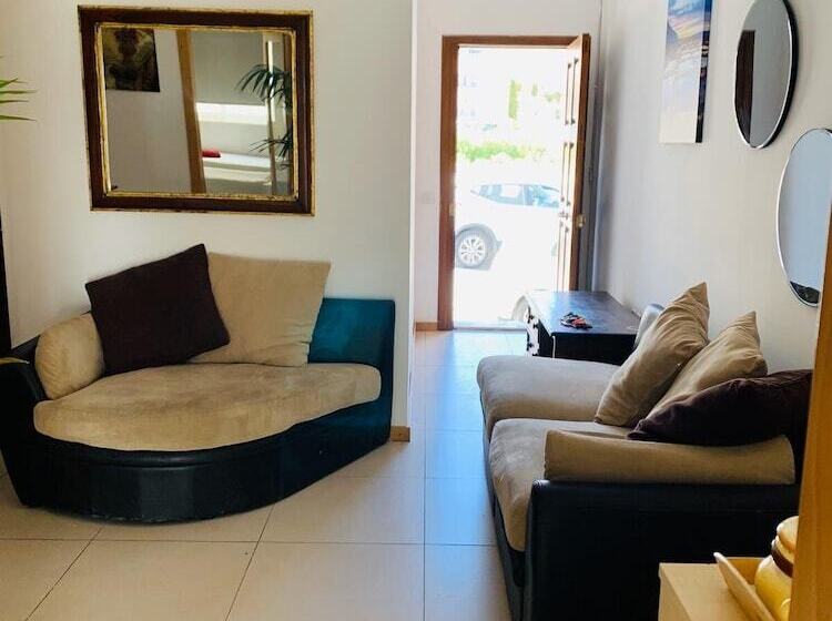 اتاق لوکس, Hostel Malti Budget