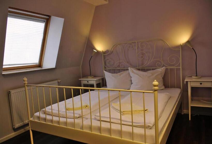 اتاق استاندارد, Industriepalast Berlin