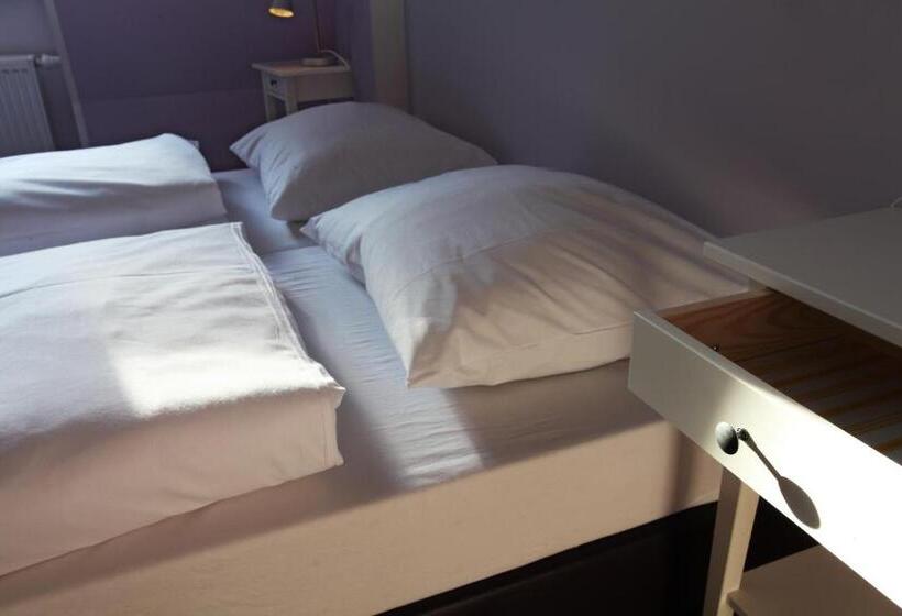 اتاق استاندارد, Industriepalast Berlin