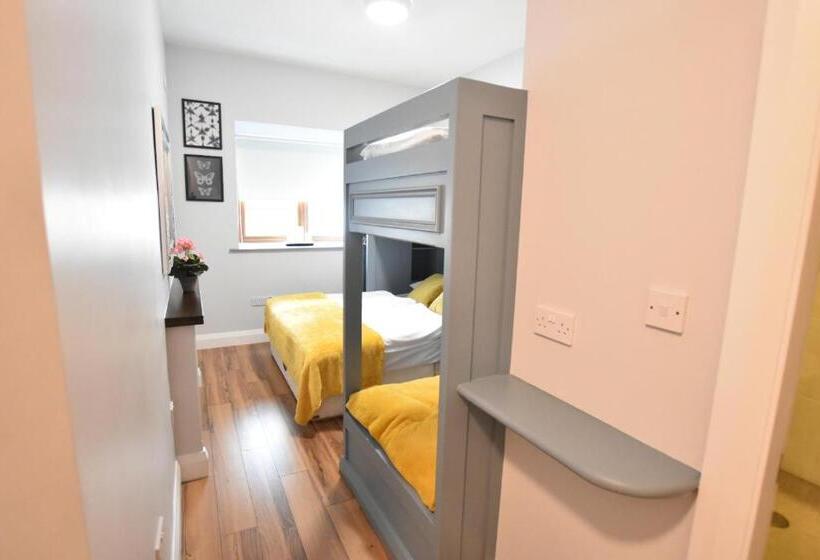 Семейный Номер, Lanigan S Accommodation