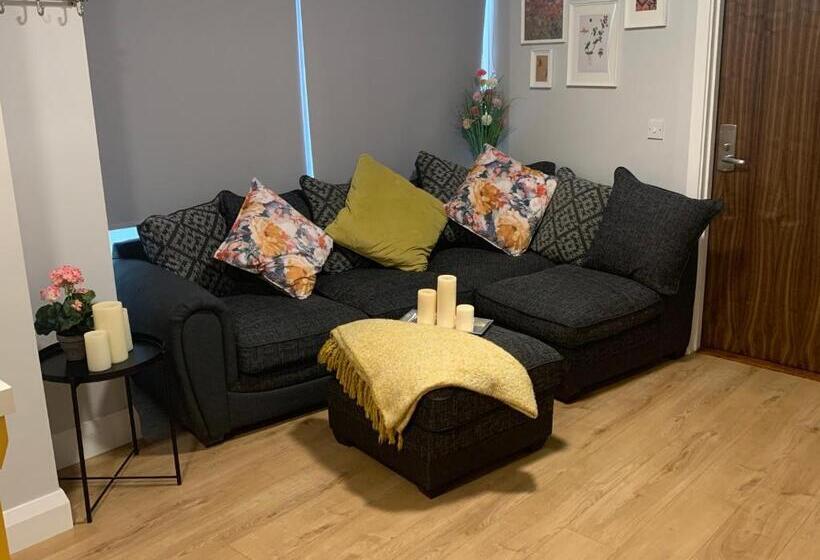 Апартаменты 2 Спальни, Lanigan S Accommodation