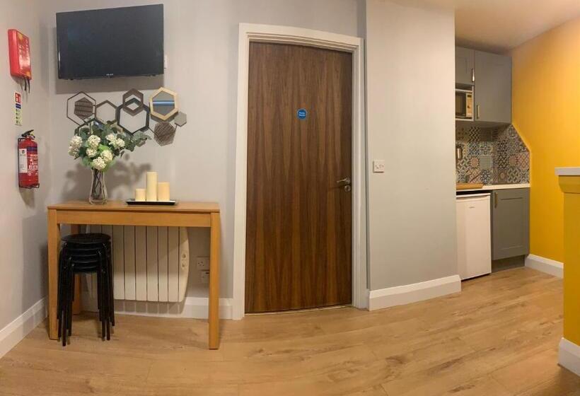 Апартаменты 2 Спальни, Lanigan S Accommodation