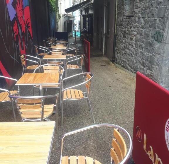 Апартаменты Deluxe 1 Спальня, Lanigan S Accommodation