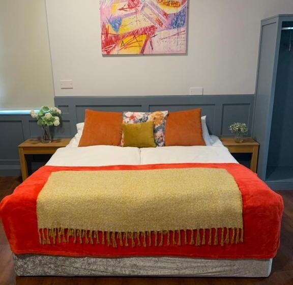 Апартаменты Deluxe 1 Спальня, Lanigan S Accommodation