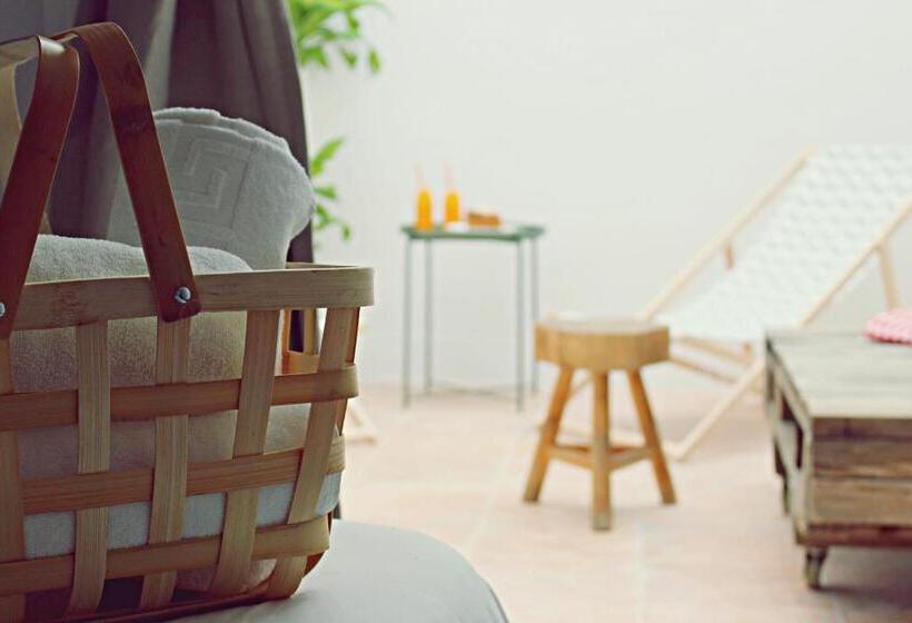 اتاق استاندارد با تراس, Picnic Dreams Boutique Hostel