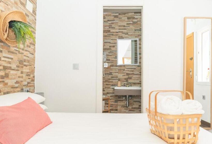 اتاق استاندارد با تراس, Picnic Dreams Boutique Hostel