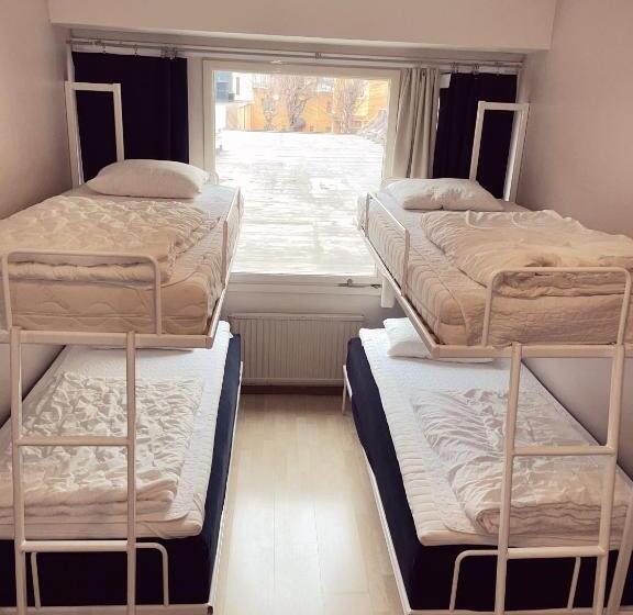 اتاق استاندارد چهارنفره با سرویس بهداشتی مشترک, Uppsala City Hostel