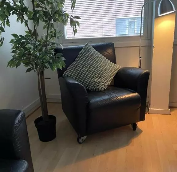 Standard Neljän Hengen Huone Jaettu Kylpyhuone, Uppsala City Hostel