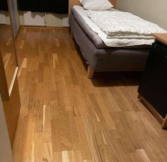 اتاق استاندارد یک تخته با سرویس بهداشتی مشترک, Uppsala City Hostel