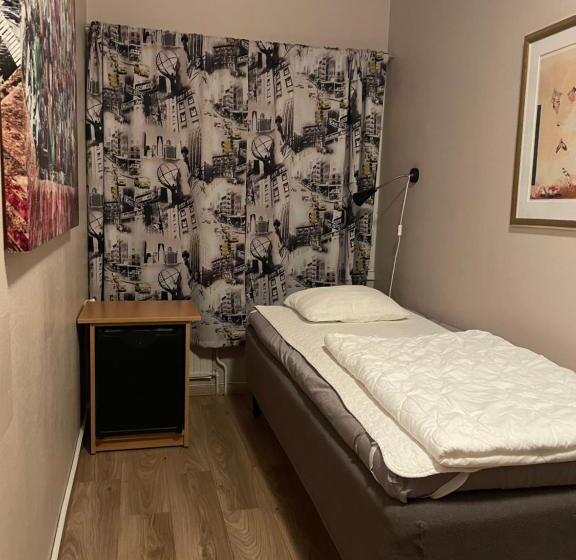 اتاق استاندارد یک تخته با سرویس بهداشتی مشترک, Uppsala City Hostel