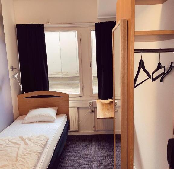 غرفة قياسية فردية حمام مشترك, Uppsala City Hostel