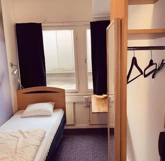 Standard Yhden Hengen Huone Jaettu Kylpyhuone, Uppsala City Hostel