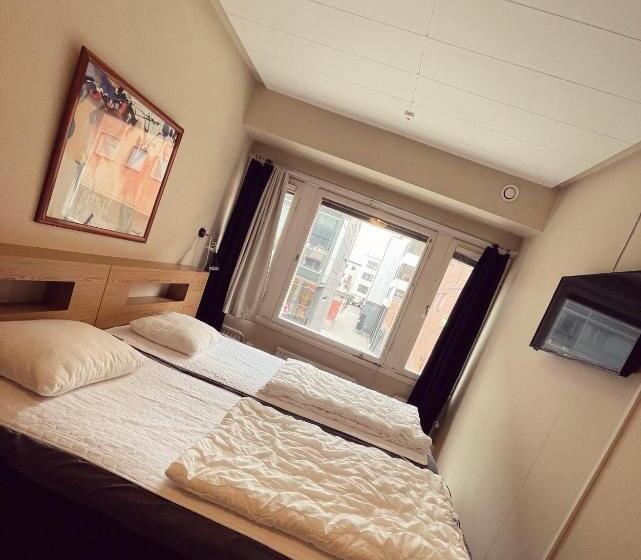 اتاق استاندارد با سرویس بهداشتی مشترک, Uppsala City Hostel