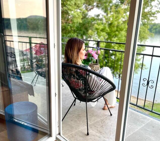 キングサイズベッドのデラックスルーム, Duna P Art Panzió