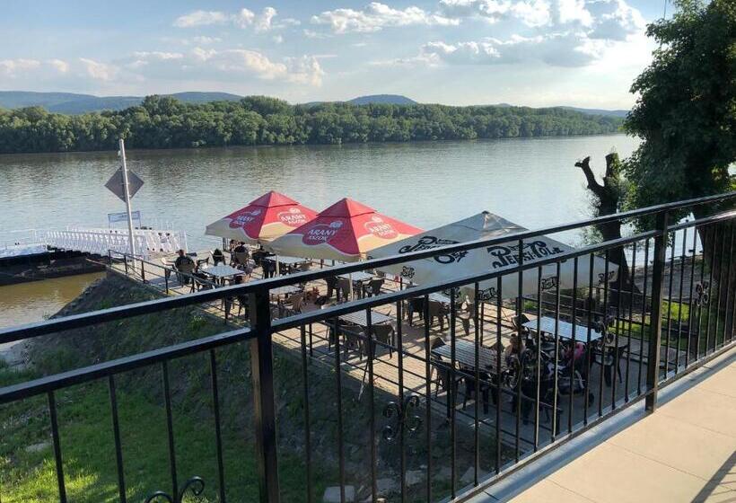 デラックスルーム, Duna P Art Panzió