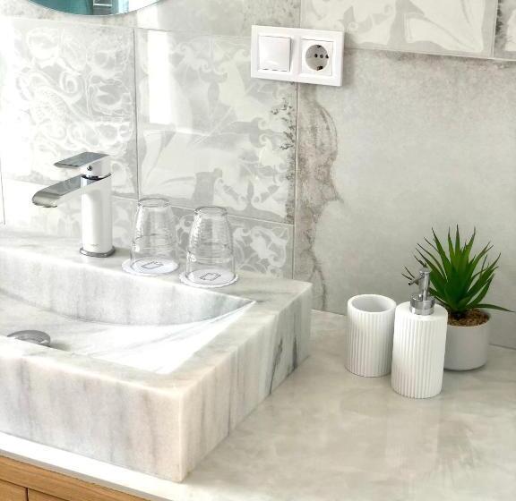 デラックスルーム, Duna P Art Panzió