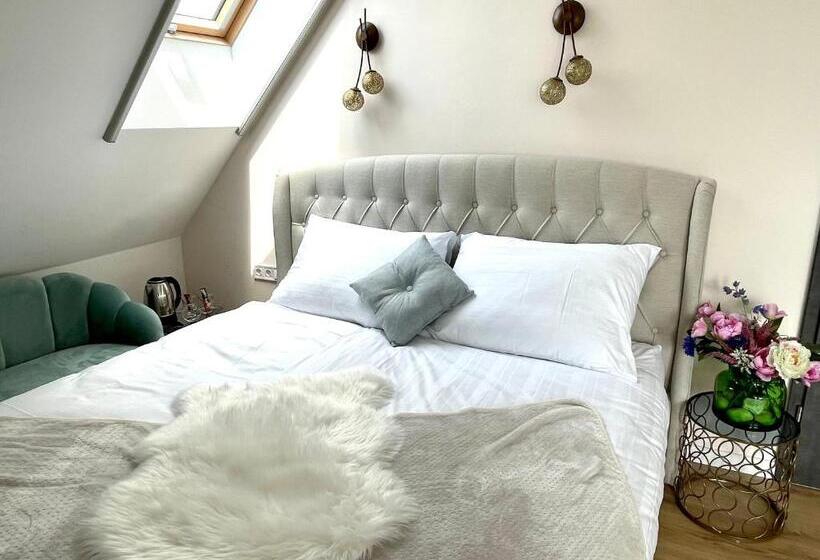 デラックスルーム, Duna P Art Panzió