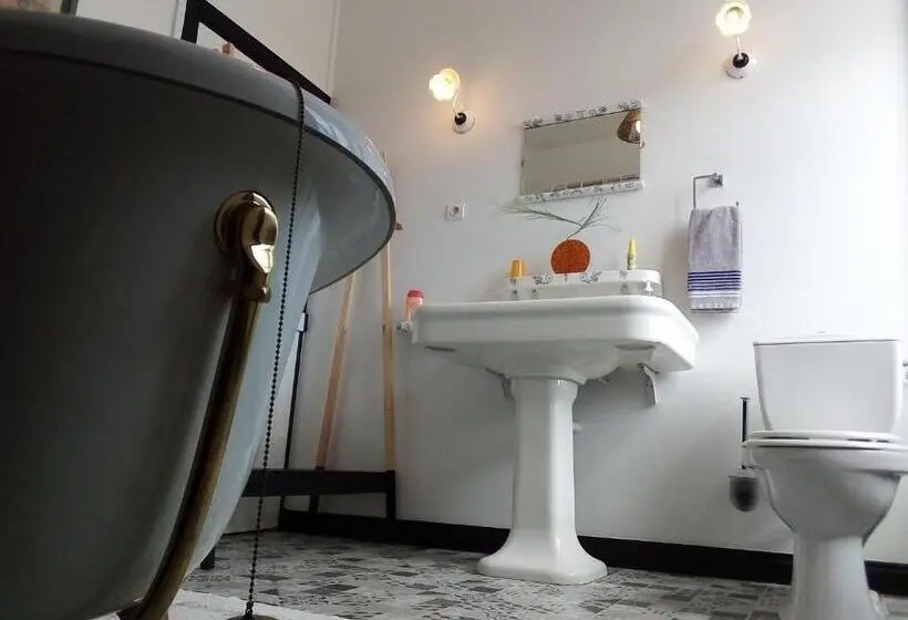Standard 3 Pers. Værelse, Les Cèdres