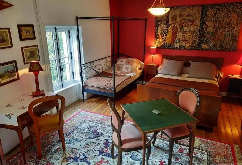 Familie Værelse Haveudsigt, Les Cèdres