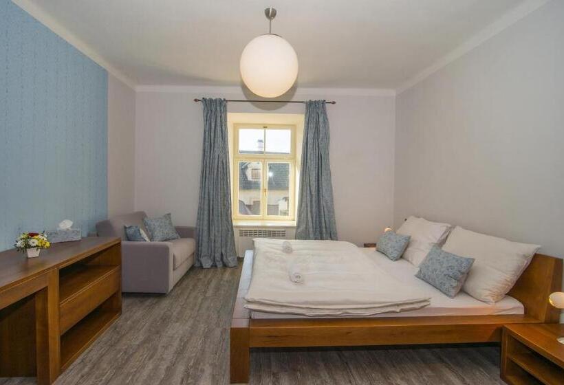 デラックスルーム, Anno