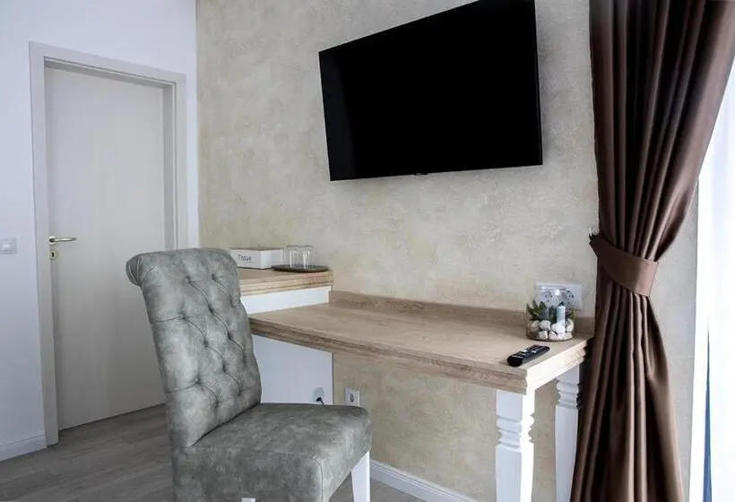 バルコニー付きデラックスルーム, City Rooms