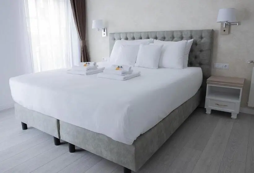 バルコニー付きデラックスルーム, City Rooms